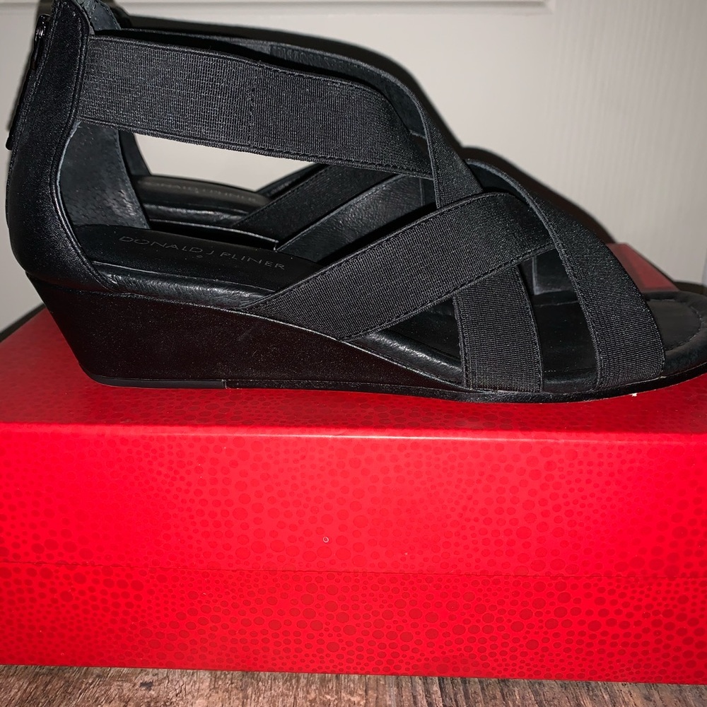 Shoes - Picture 4 of 4